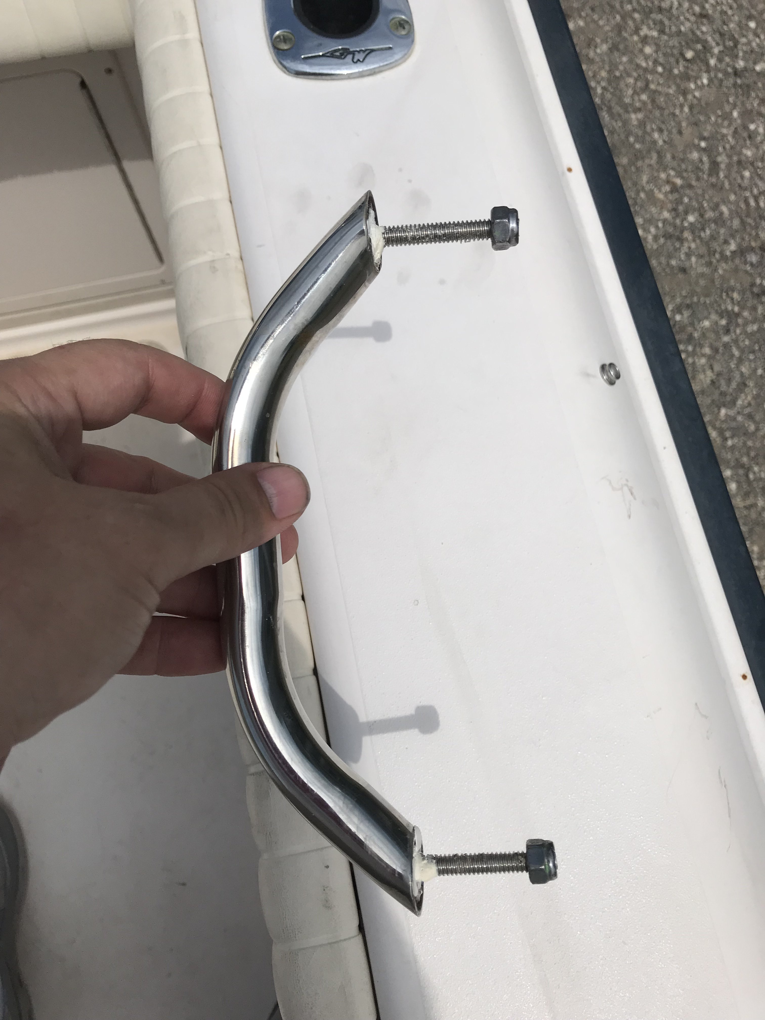 Islander grab bar